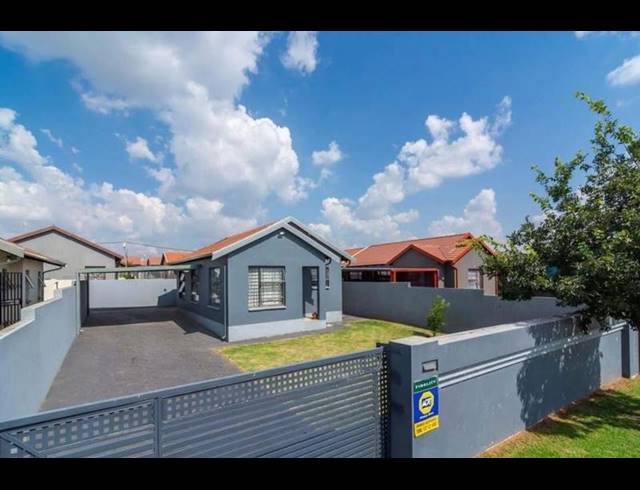 3 BEDROOM PROPERTY TO RENT IN FLEURHOF